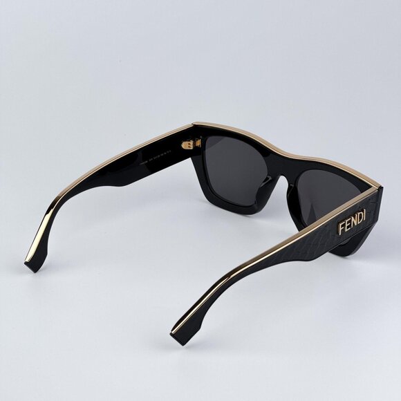 Fendi LEATHER LIMITED EDITION FE40126I 01A Women NEW AUTHENTIC Sunglasses Square - Picture 5 of 9